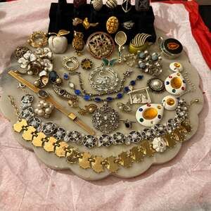 Huge Vintage CRAFT Jewelry Lot - Brooches, Rings, Necklaces & Watches